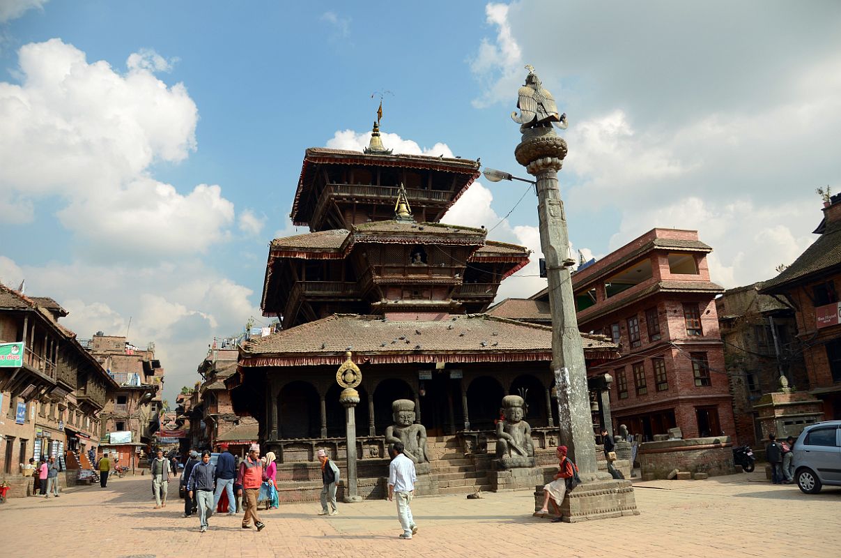 Kathmandu Bhaktapur 08 Dattatreya Temple With Garuda Column In Front 